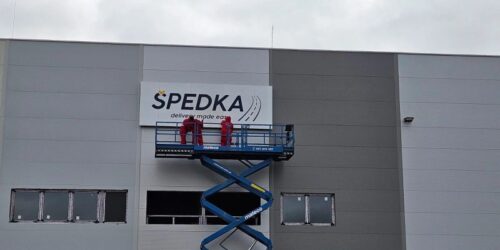 Spoločnosť SpedDKa, s. r. o., (Špedka) má za sebou prvé tri roky života, plné strategických zmien a za tento krátky čas dosiahla méty, ktoré si stanovila